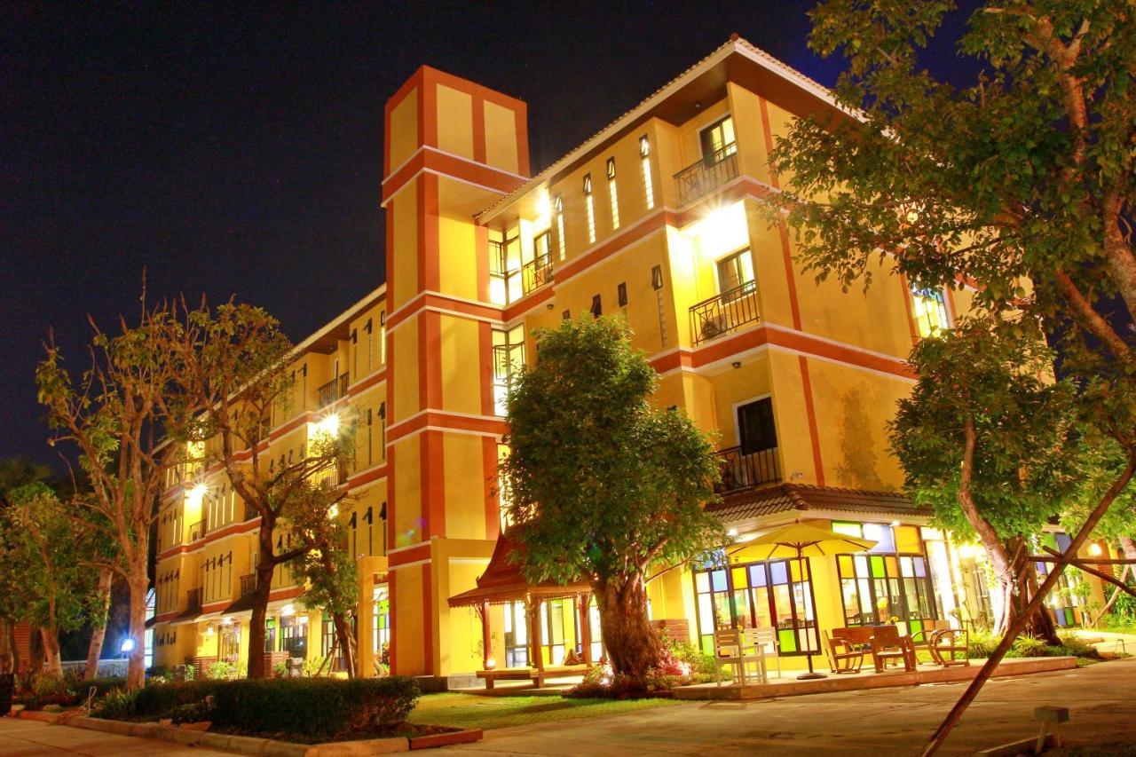 Boonme Heritage Phitsanulok Buitenkant foto